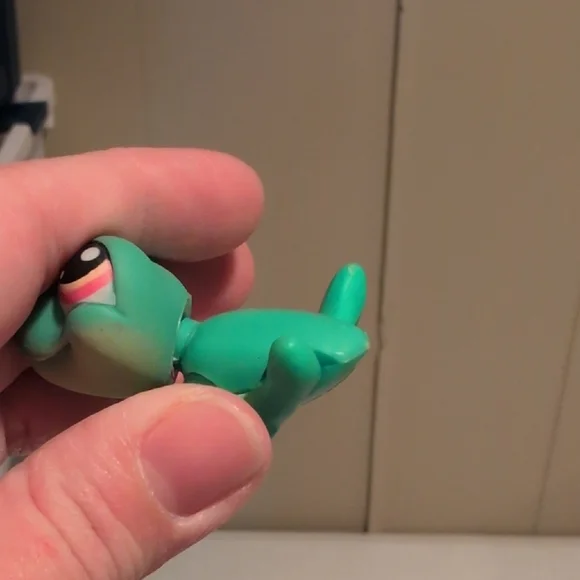 Green and Blue Reptile Figurine Set - Picture 11 of 13